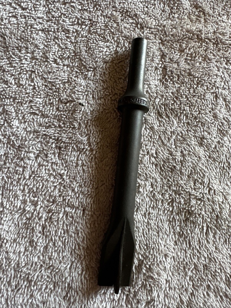 Mac Tools air hammer bit for cutting metal