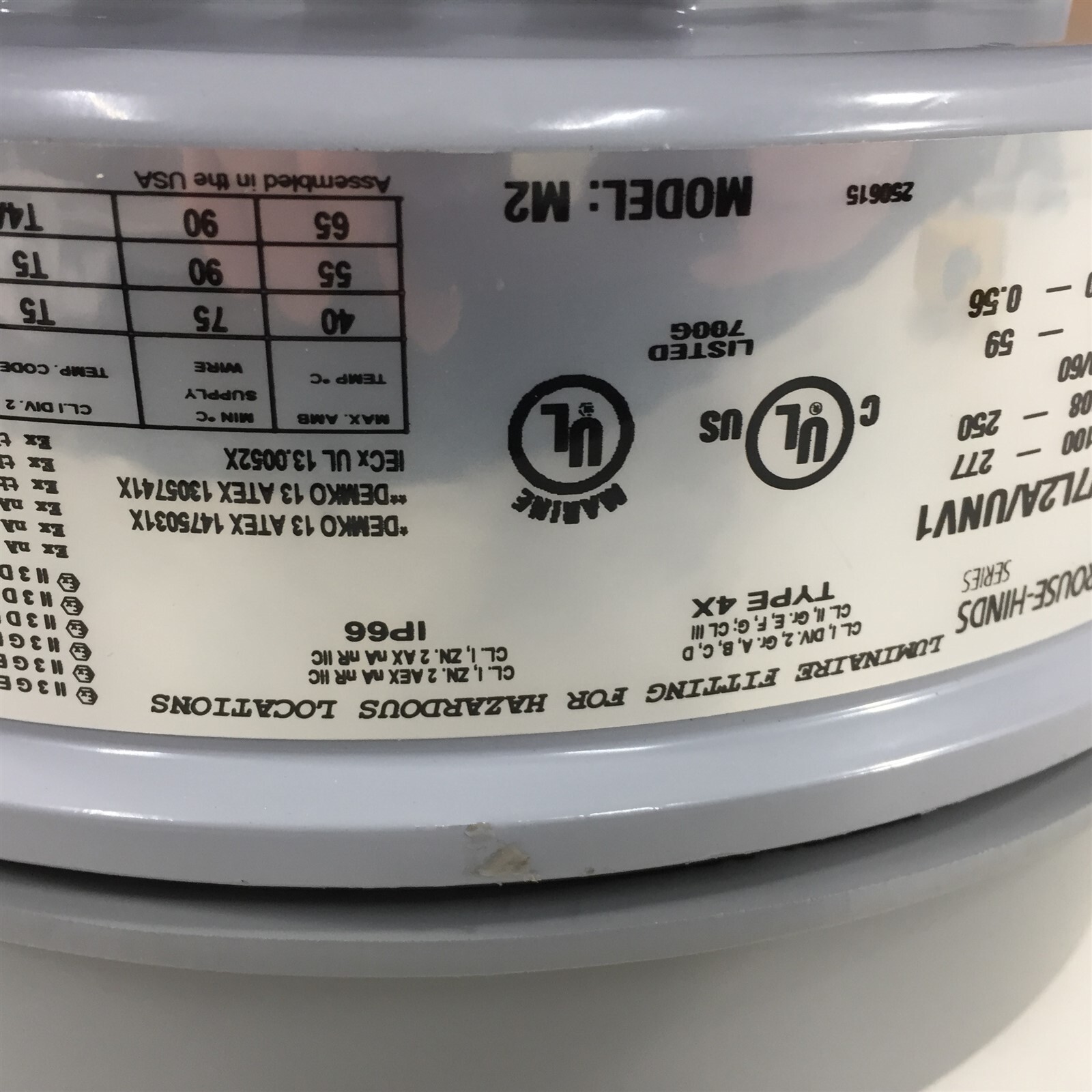 Crouse Hinds Eaton VMV7L2A/UNV1 LED 59W Hazardous Location Fixture