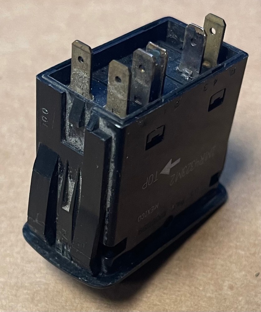MACK Head Light Rocker Switch 1MR4323M2