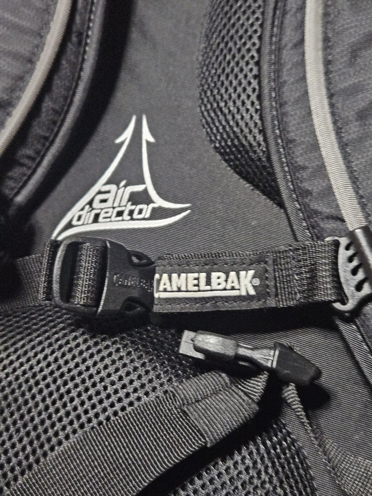 CamelBak Rim Runner 22 Hydration Pack 2.5L Zip Black Hiking Backpack EUC