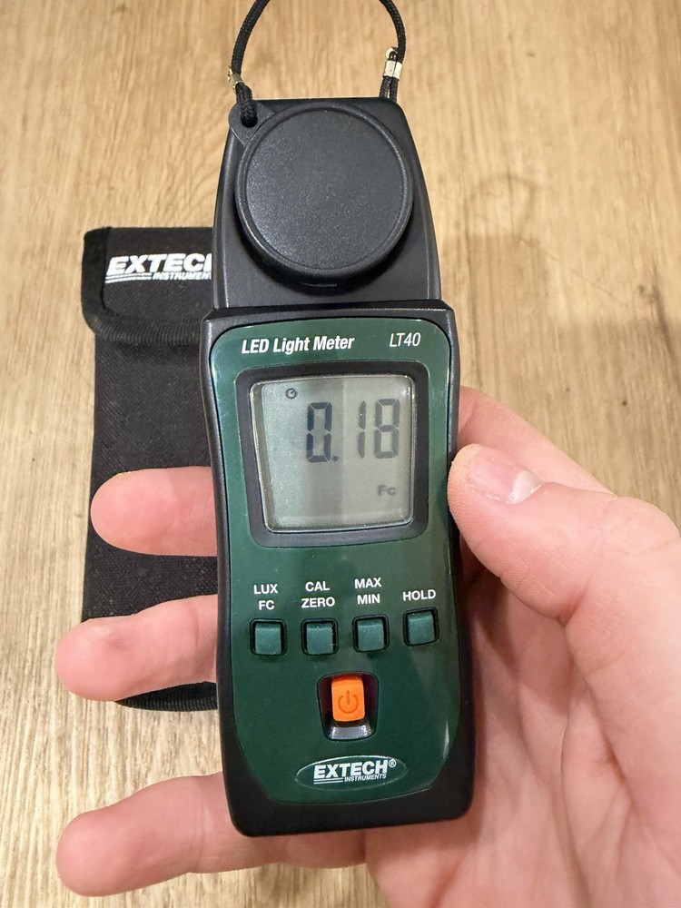 Extech LT40 LED Light Meter With Carrying Case High Accuracy Device