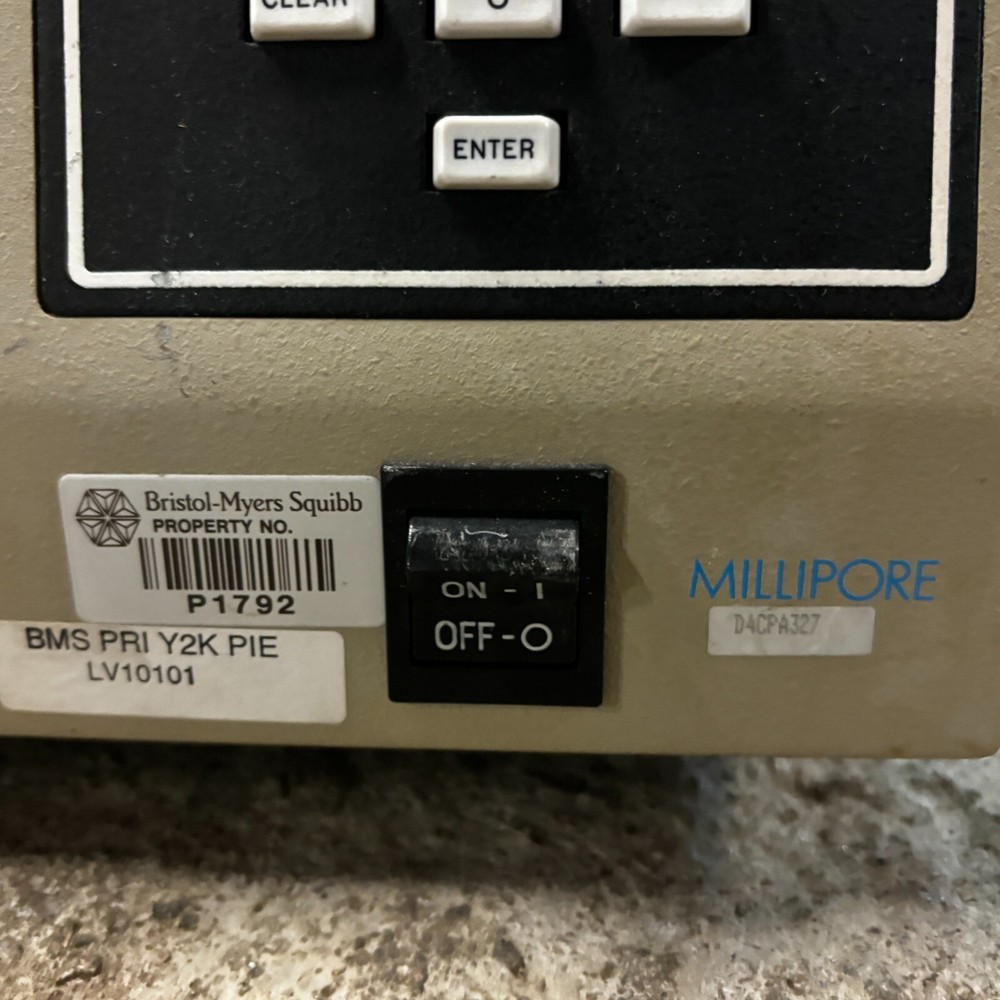 WATERS 4000 MULTISOLVENT DELIVERY SYSTEM CONTROLLER MILLIPORE 50/60 Hz 🎯