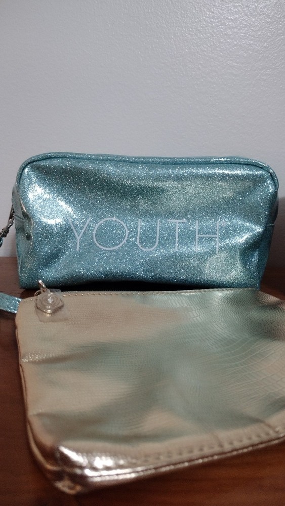 Beautiful Makeup Cosmetics Bag Travel Bundle