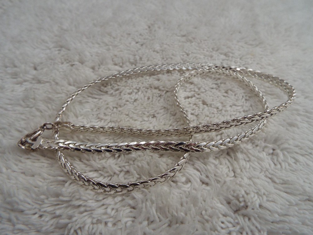 Silvertone Herringbone Chain Necklace (J6)