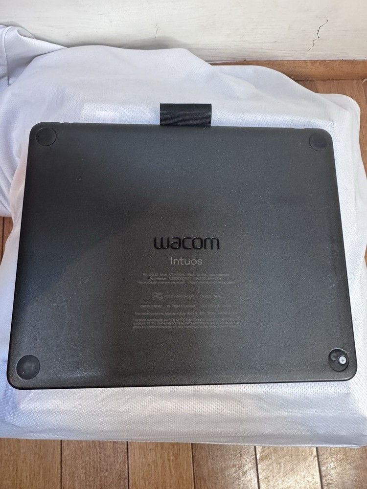Wacom Intuos CTL-4100WL Graphics Tablet Black USB Connectivity Model CTL-4100WL