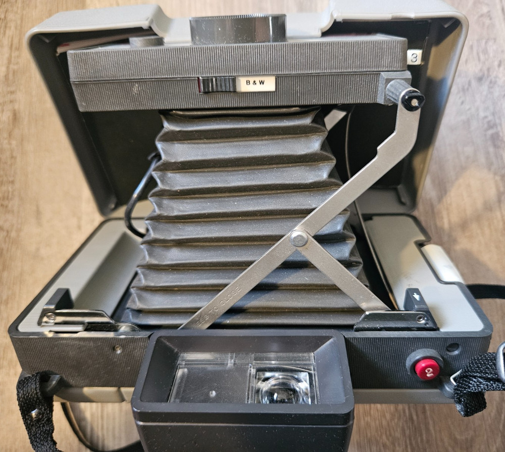 Polaroid Automatic Model 104 Land Camera Original Box, Manual, Flash, Untested.