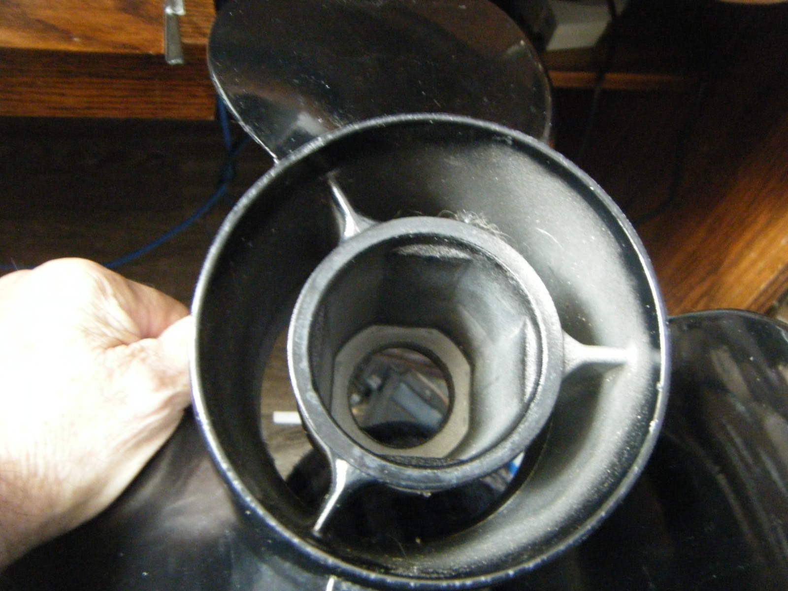 Mercury Marine MerCruiser Alpha 1 Gen 2 boat prop propeller J 14.25 X 21P