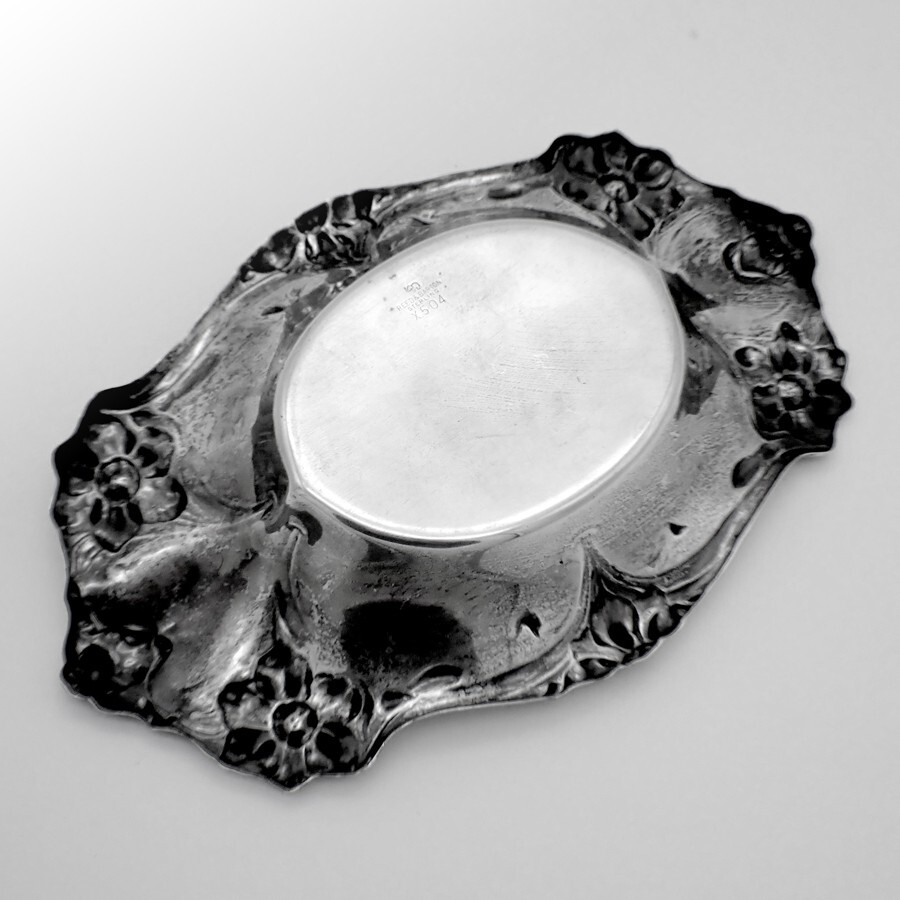Daffodil Design Serving Bowl Reed Barton Sterling Silver 1952