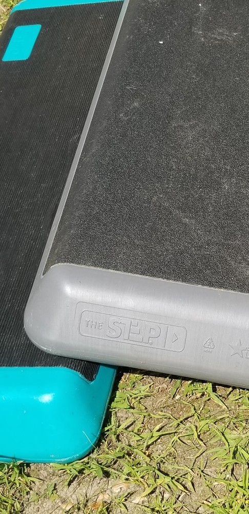 2 THE STEP LARGE EXCERCISE STEPS AEROBIC WORKOUT STEPPER RISER