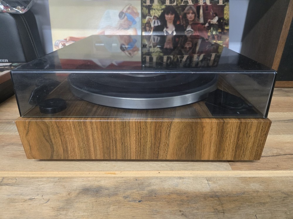 Realistic Lab-250 Turntable Near MINT