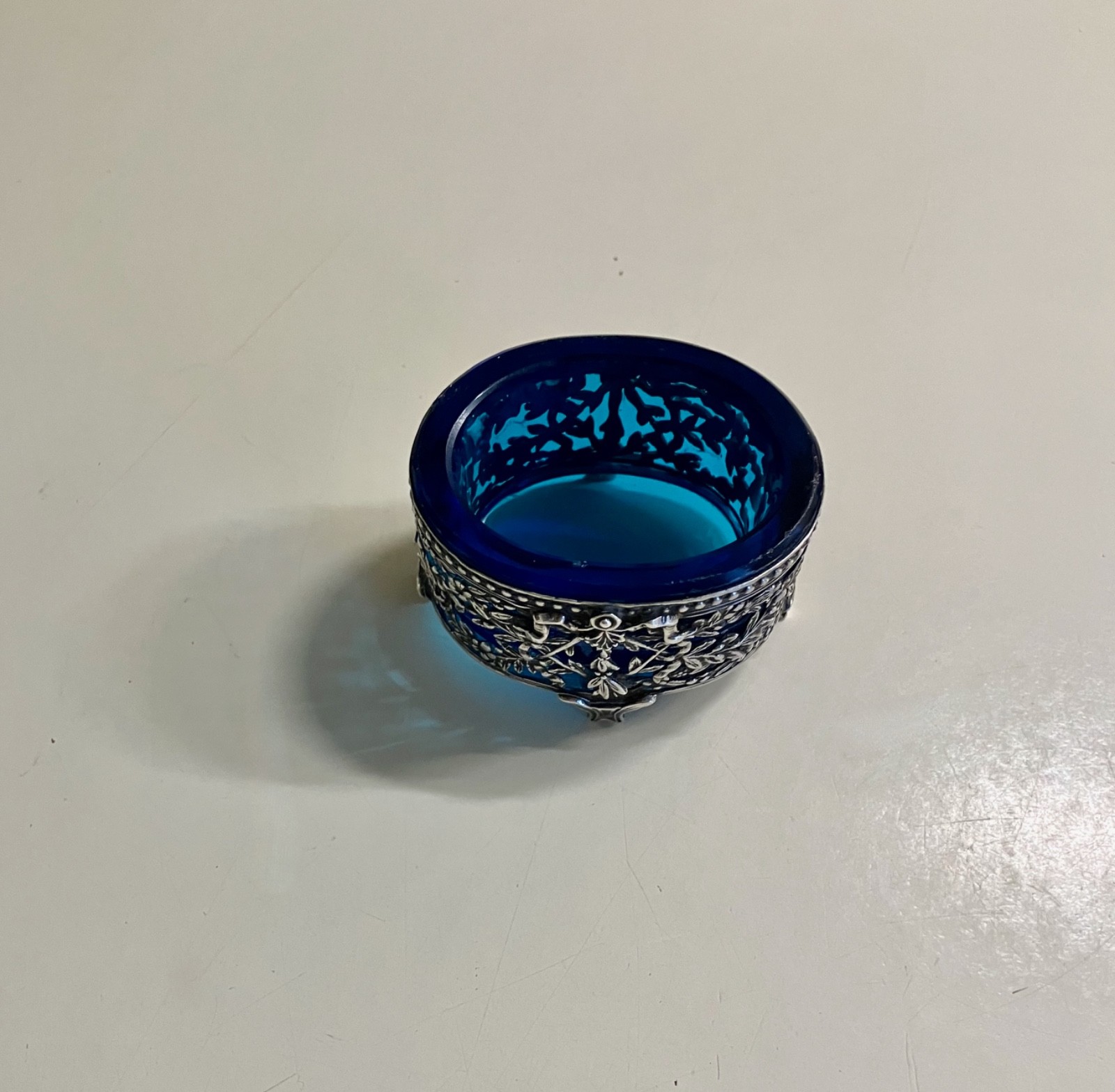 ANTIQUE SILVER FLORAL OPENWORK BLUE GLASS LINDED SALT CELLAR MASSAT FRERES PARIS