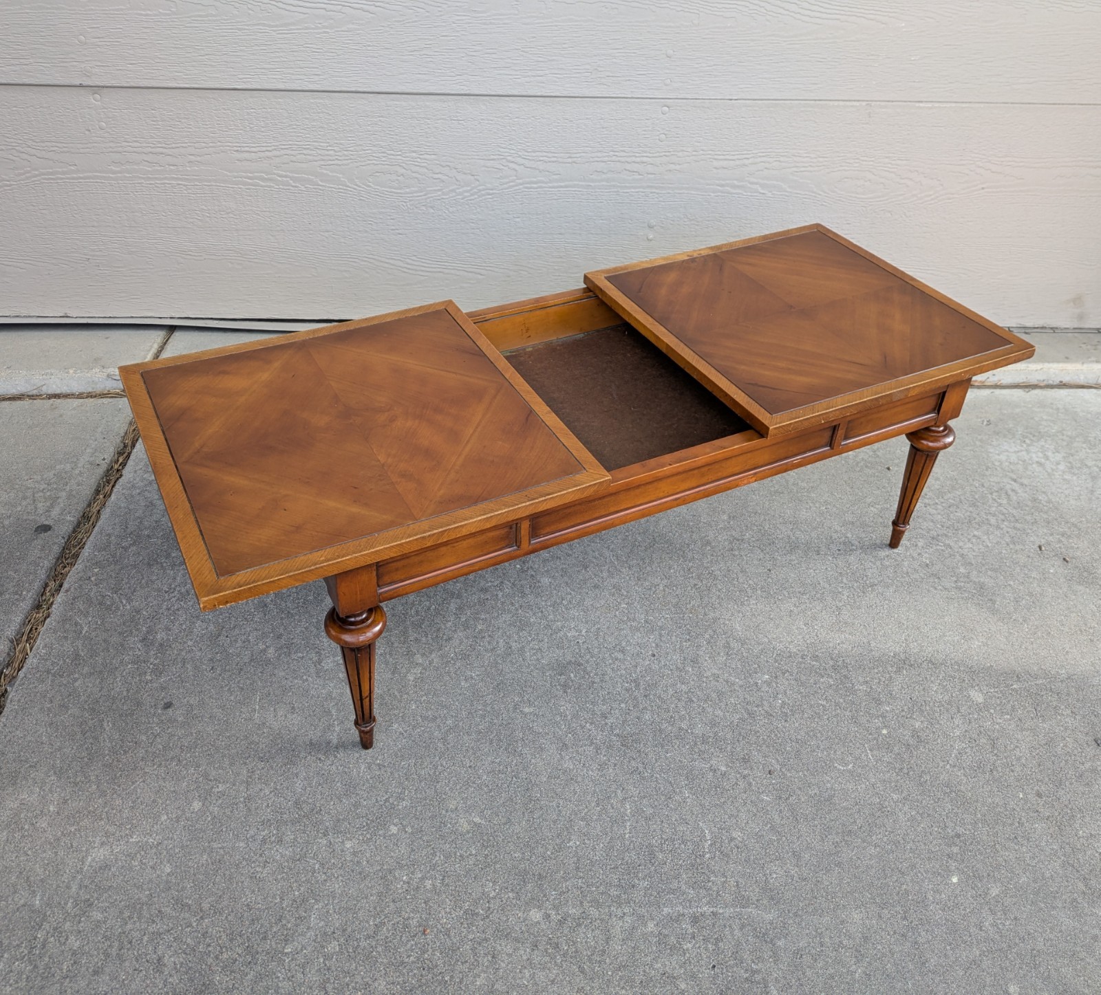 Vintage 1955 Lane Sliding Top Cocktail Coffee Table w Hidden Storage MCM 370