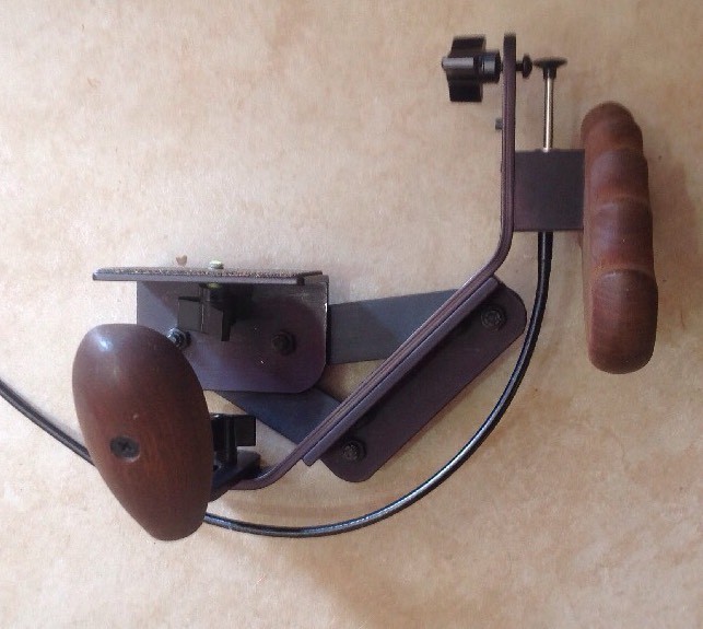 Stroboframe 225 Professional Flash Bracket w/ Diffusalite II & Pro Padded Case