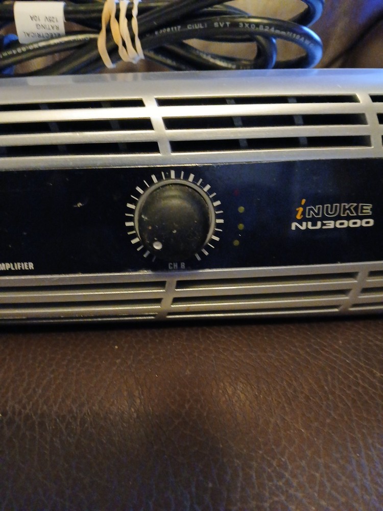 Behringer INUKE NU3000 High Density 3000 Watt Power Amplifier