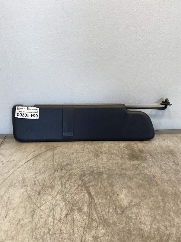 Peterbilt 579 Visor (654-10763)