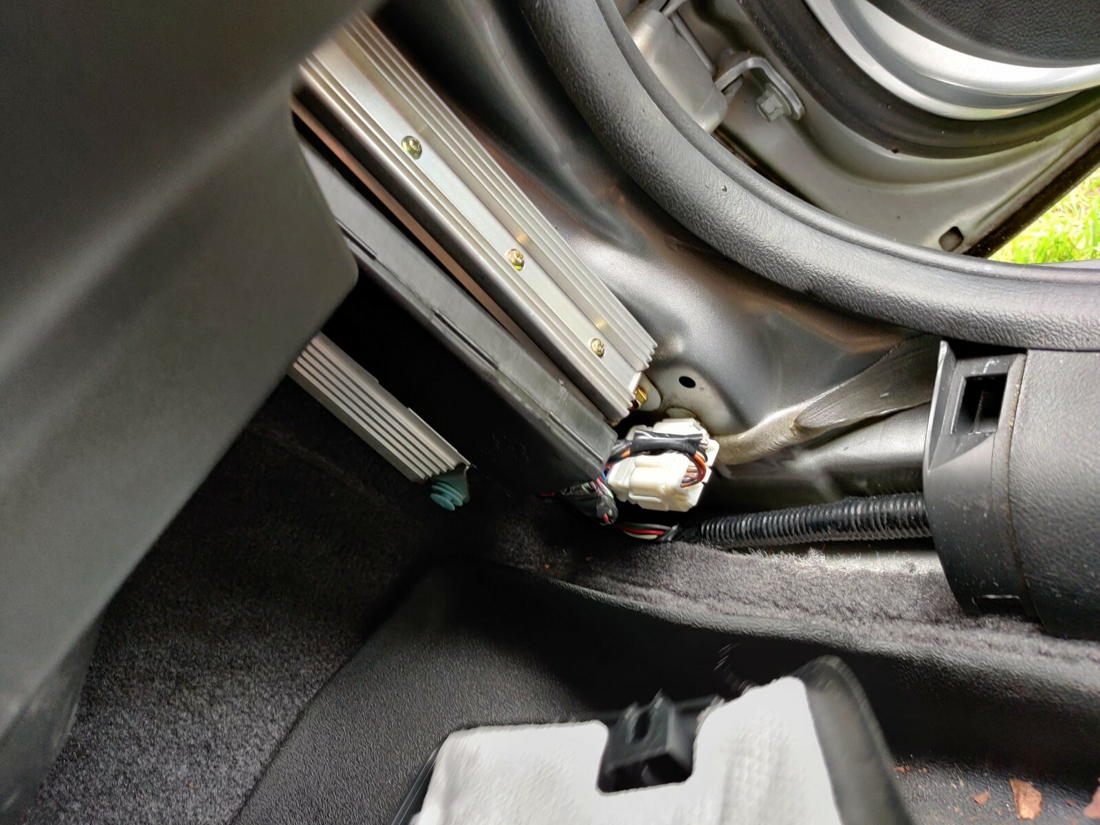 2004 2005 2006 2007 2008 Acura TL Amplifier Bypass Harness for Factory Amplifier