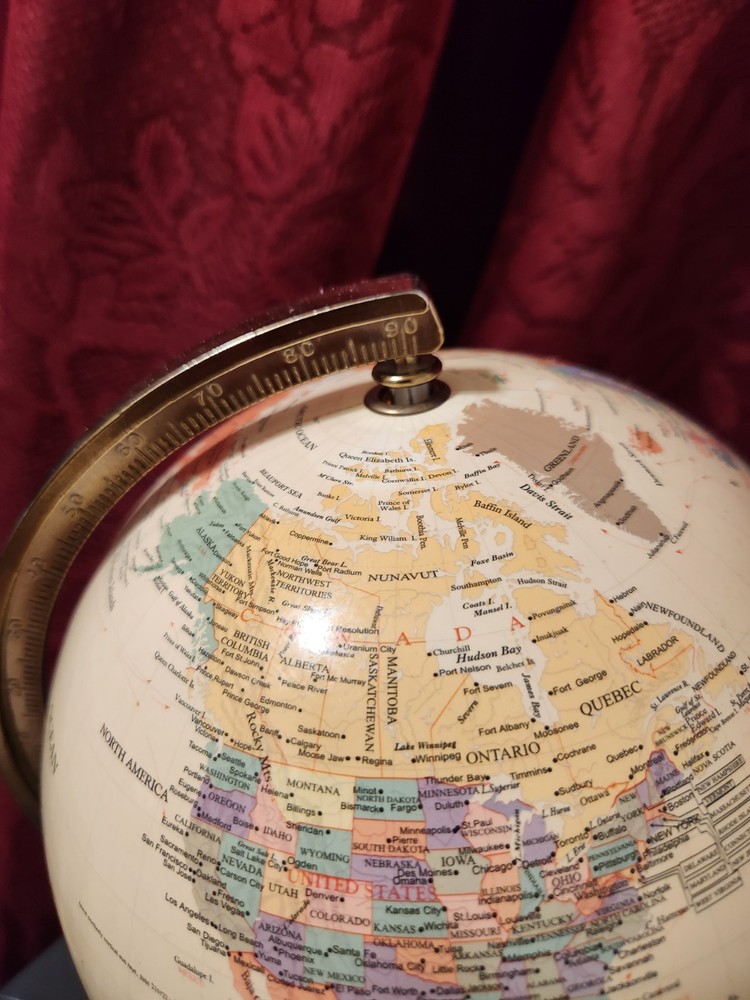 8" Fucashun Lighted Globe Lamp