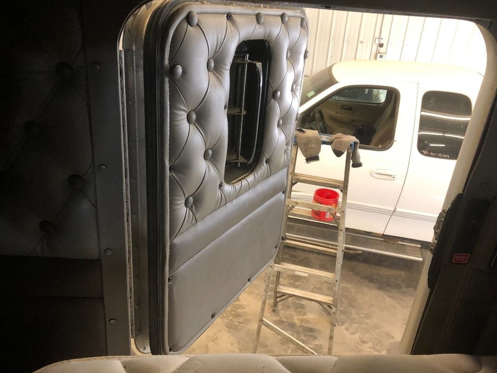Kenworth T800 Right/Passenger Sleeper Door - Used