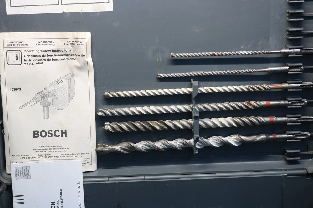 Bosch 11236VS Rotary Hammer Drill with case and bits