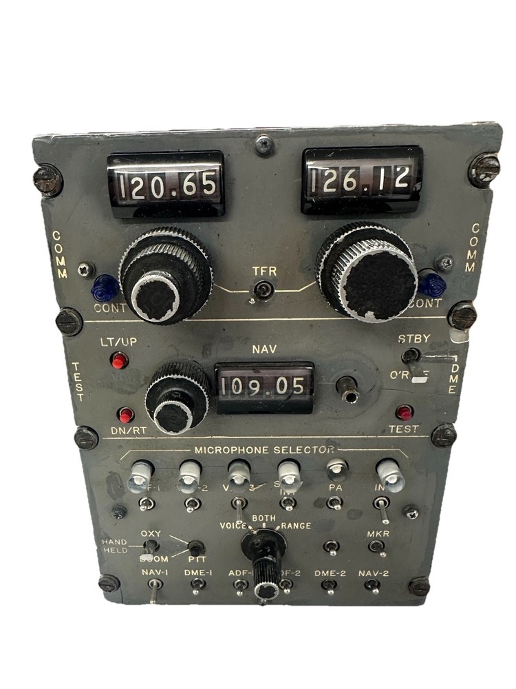 Gables Engineering G-2833-040 Aviation Airplane Avionics Control Panel Module