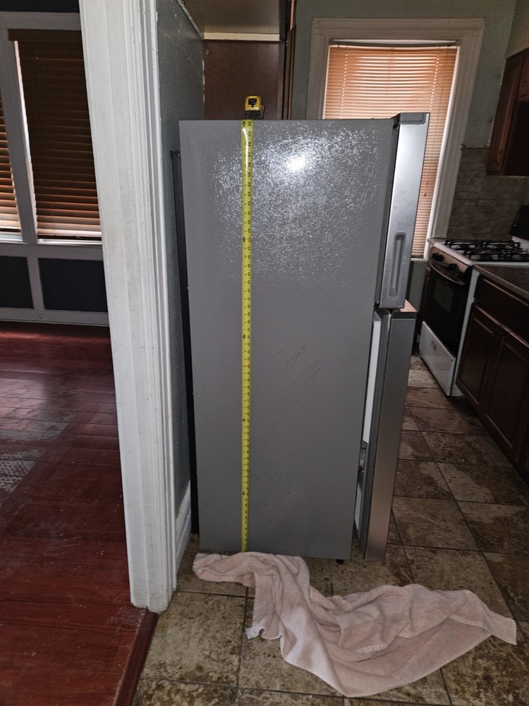 Whirlpool Refrigerator PICKUP ONLY