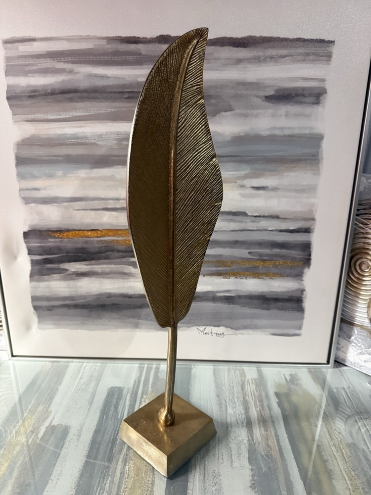 Modern Home Decor Set - ExcellentCondition