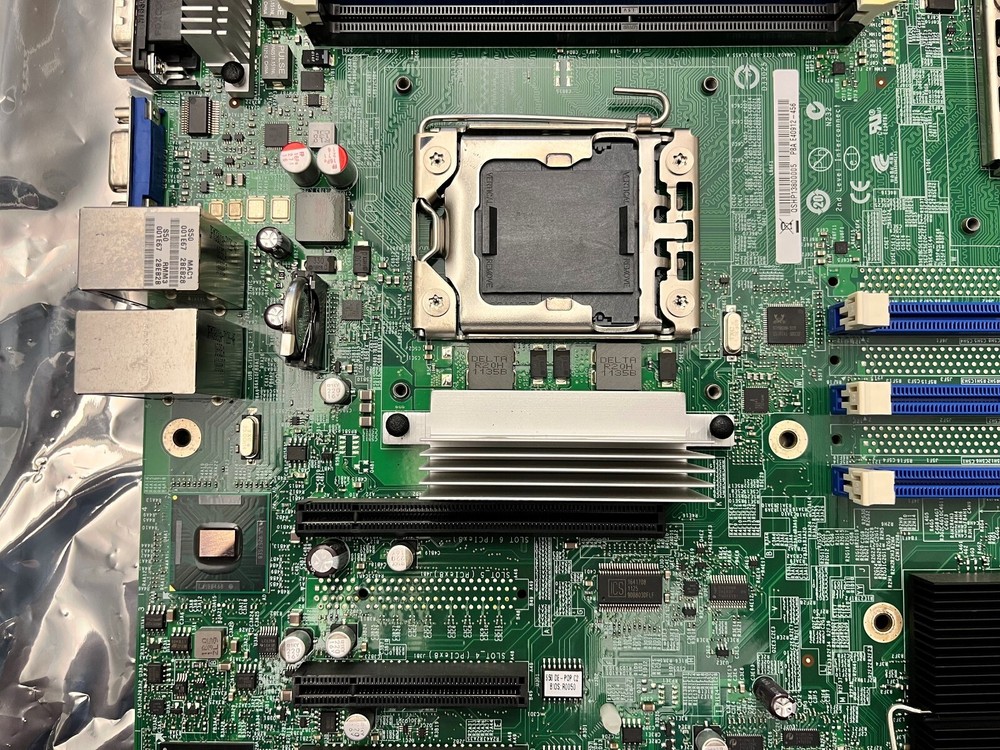 Intel E40912-456 Server Board S5520HC