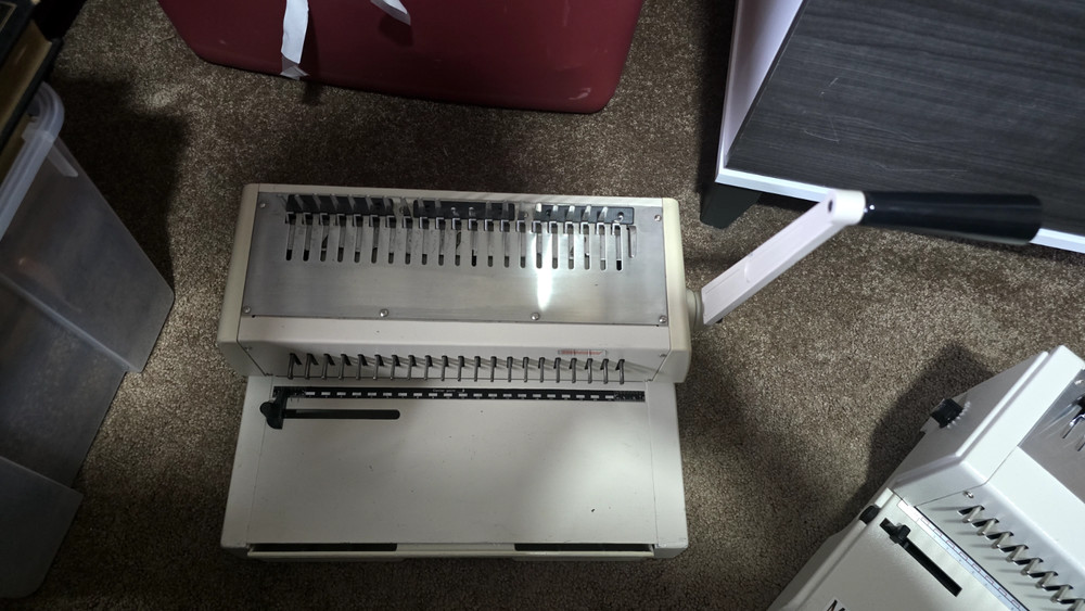 Tamerica / Tashin 210PB Plastic Comb Binding Machine Manual punch with 15 sheet