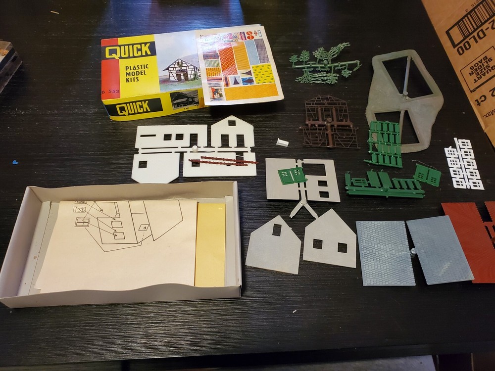 Quick Models Two House Kit B553 Ho Scale