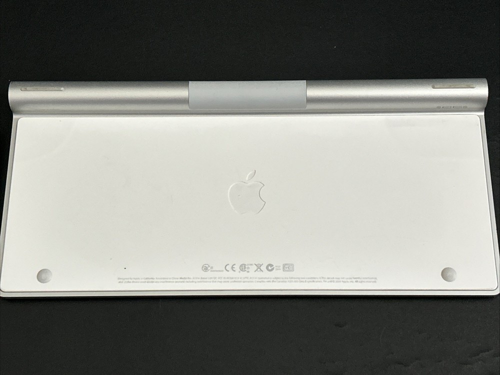 Apple A1314 Keyboard & A1657 Magic Mouse Set – Wireless Bluetooth –