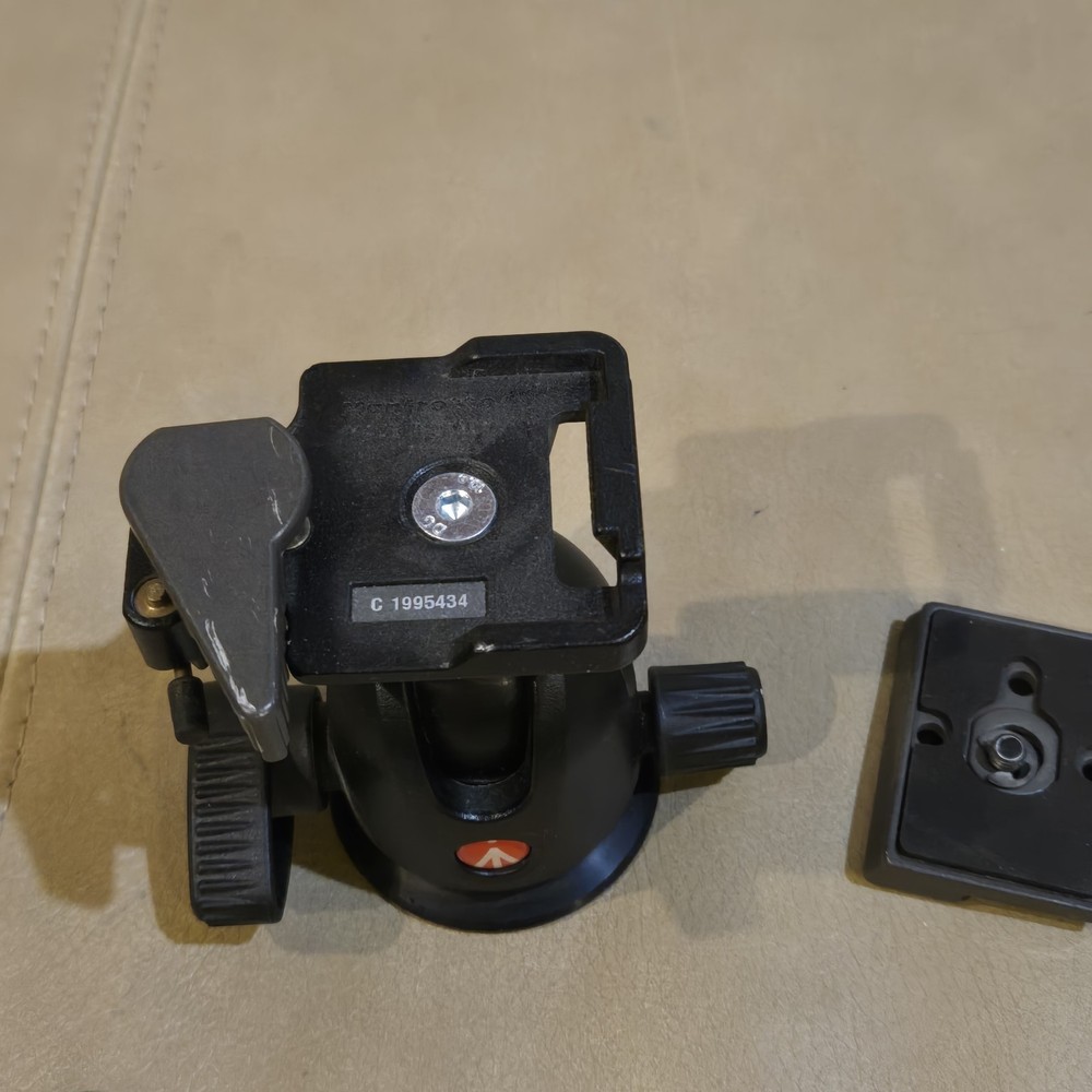 Manfrotto 496RC2 Compact Ball Head with Quick Release Plate