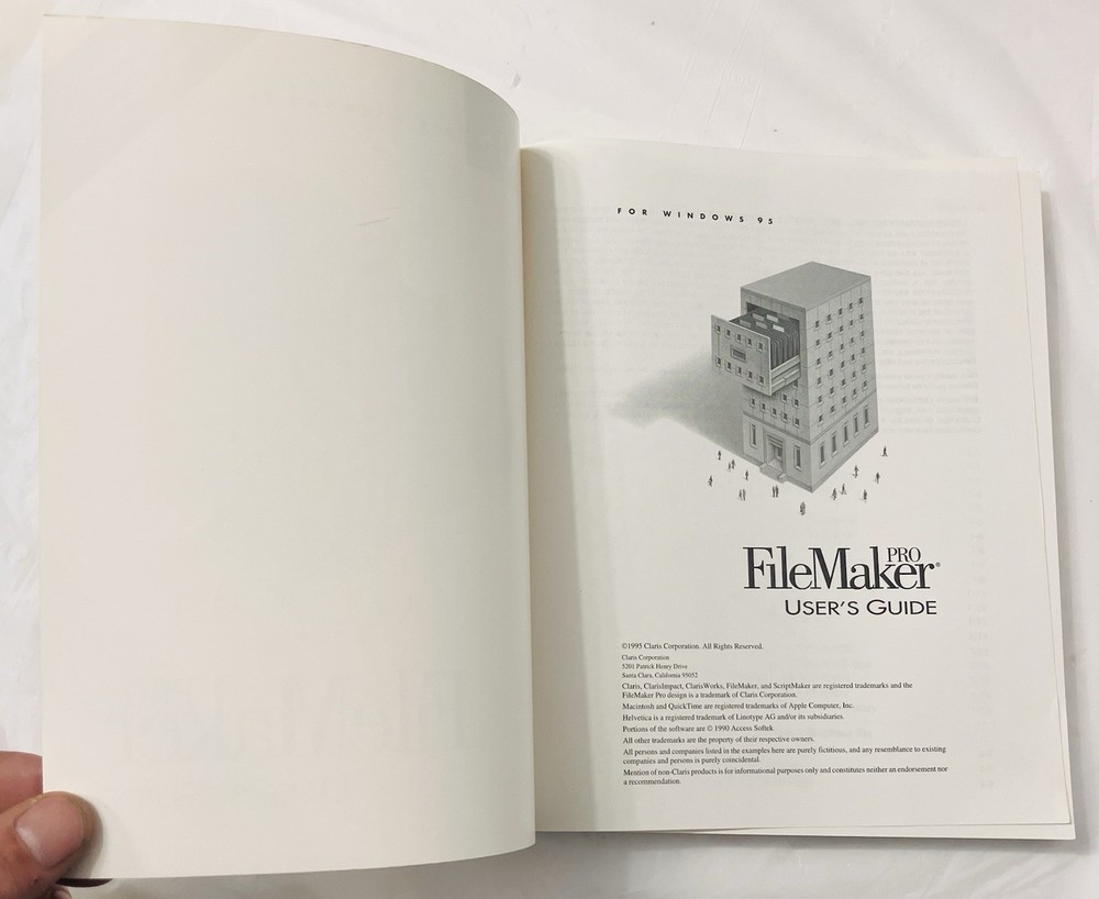 Claris FileMaker Pro User Guide Windows 95 Vintage Manual Software Reference PB