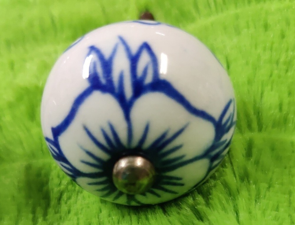 8 Vintage Drawer Knobs Pulls Ceramic Cobalt Blue White Floral