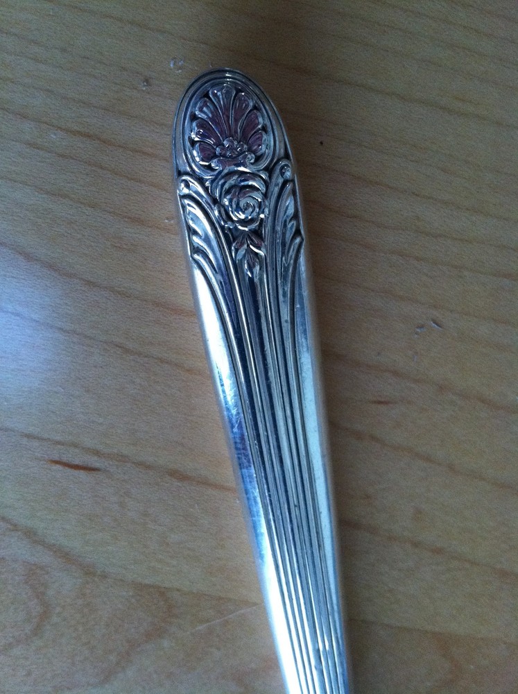 STERLING SILVER HANDLE CAKE CUTTER