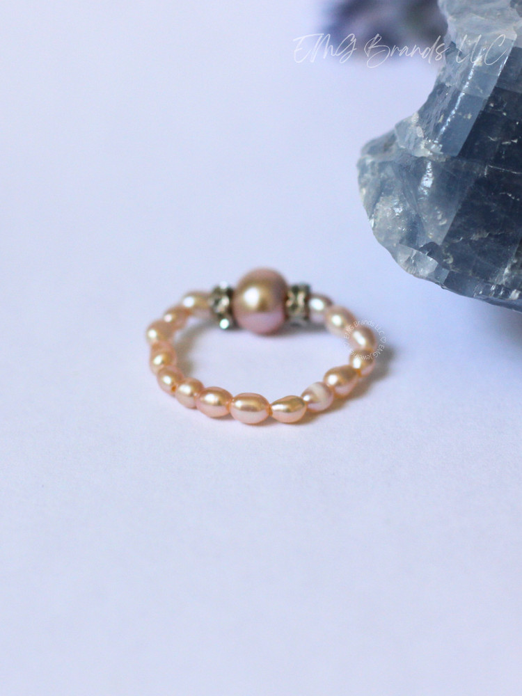 Peach Pearl Stretch Ring