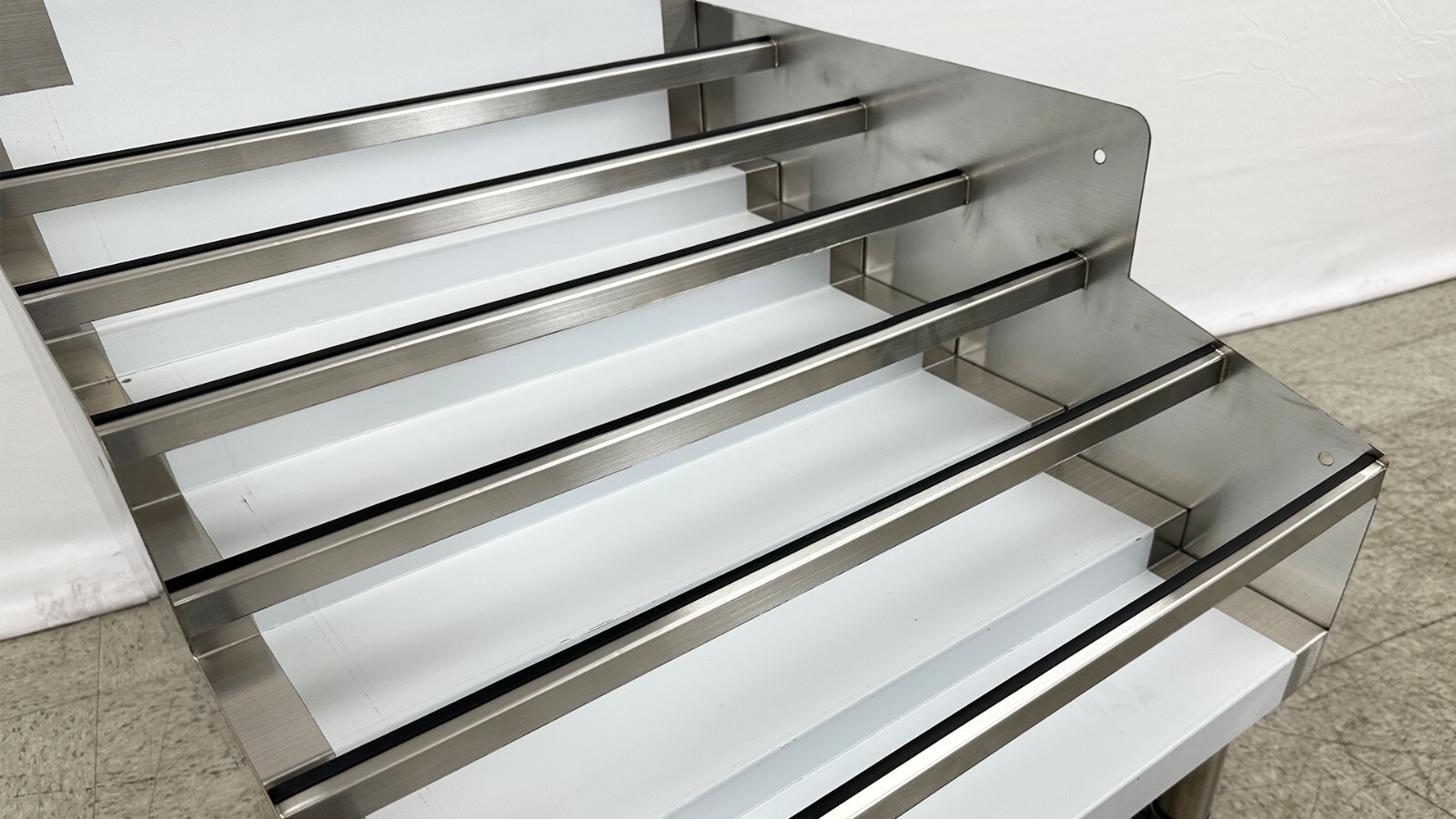 24" W 6 Shelf Liquor Display Rack, Stainless Steel