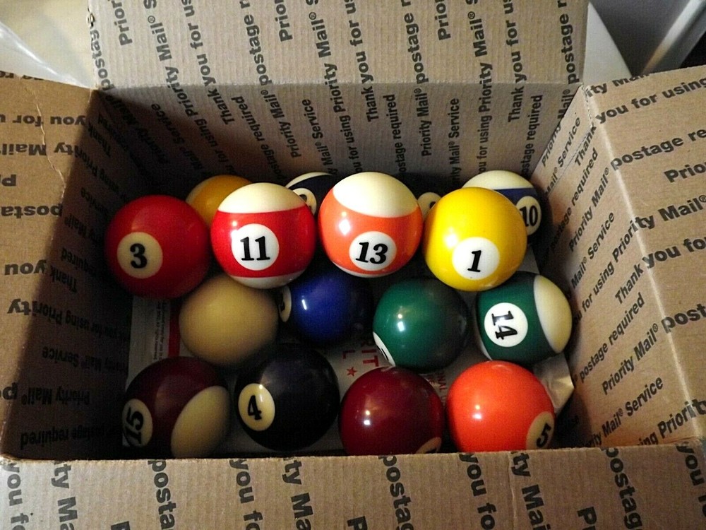 VINTAGE BILLIARD BALLS / POOL BALLS -- 2 1/4" -- COMPLETE SET