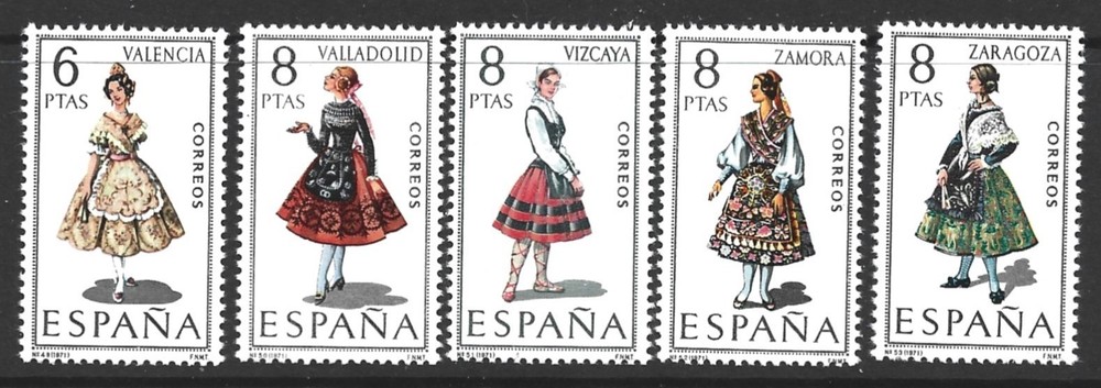 Thematics "Costumes" Mint
