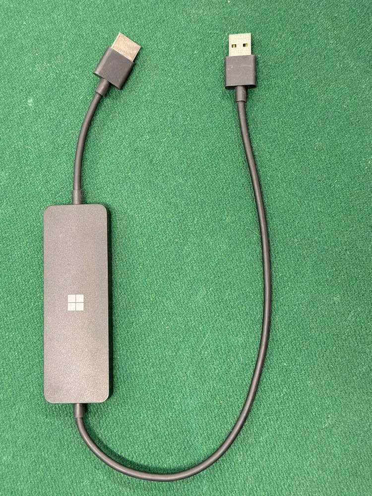 Microsoft 4K Wireless Display Adapter Model 1942 UTH-00001