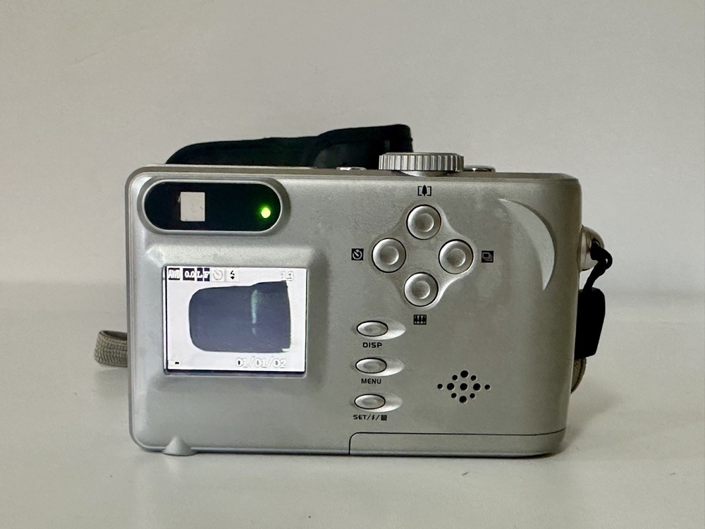 IT Works 3045 3.1MP Compact Digital Camera Silver, Fully working