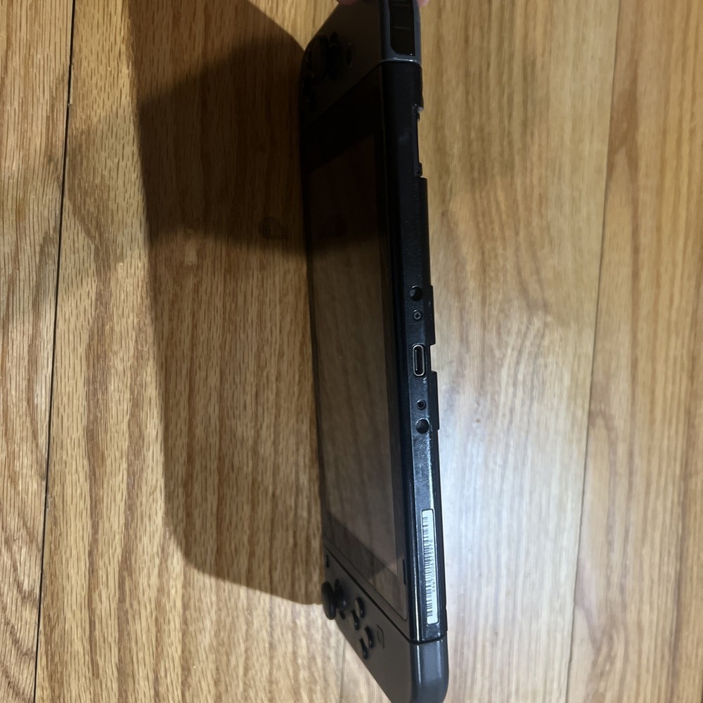 Nintendo Switch Console W/ Dock, Joycon Grip, & Joycons “READ”