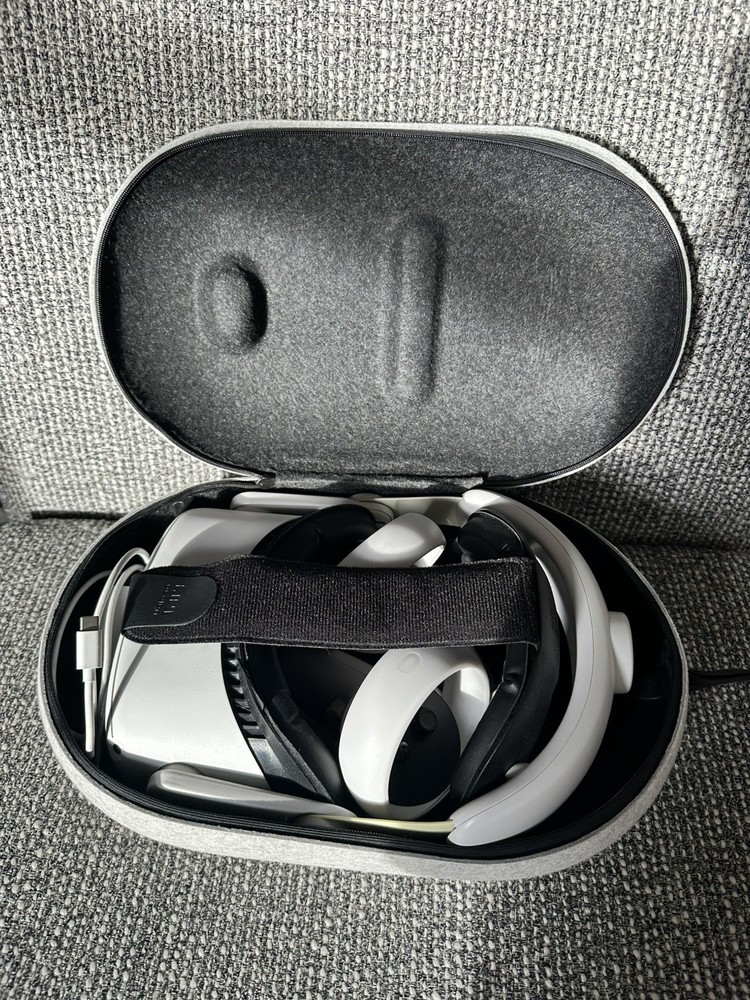 Meta Oculus Quest 2 Virtual Reality Headset With Carrying Case
