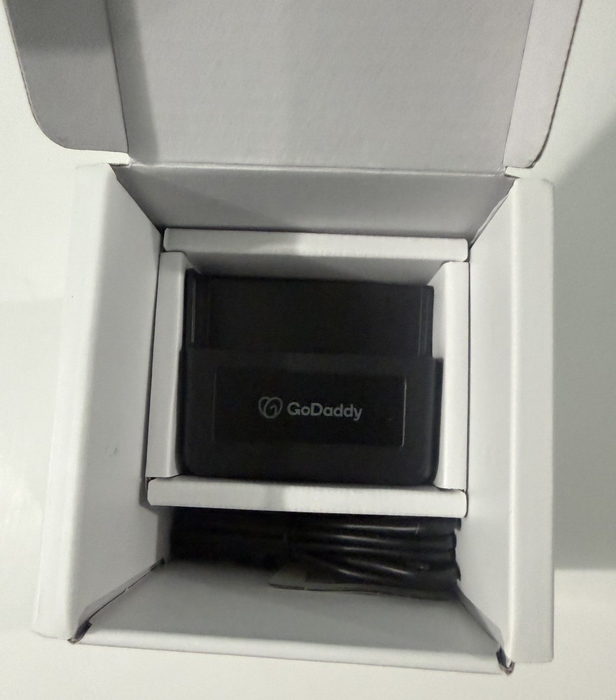 GoDaddy Poynt Card Reader Model CHB30