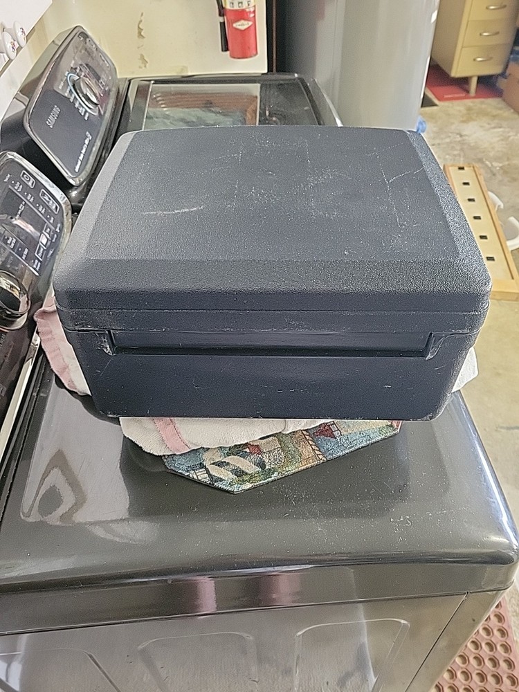 Sentry H2100 Fireproof Waterproof Lockbox with Key Clean Great Condition