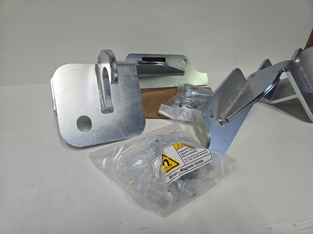 Retrac Mirrors 206880 - MagLatch Mounting Bracket Kit