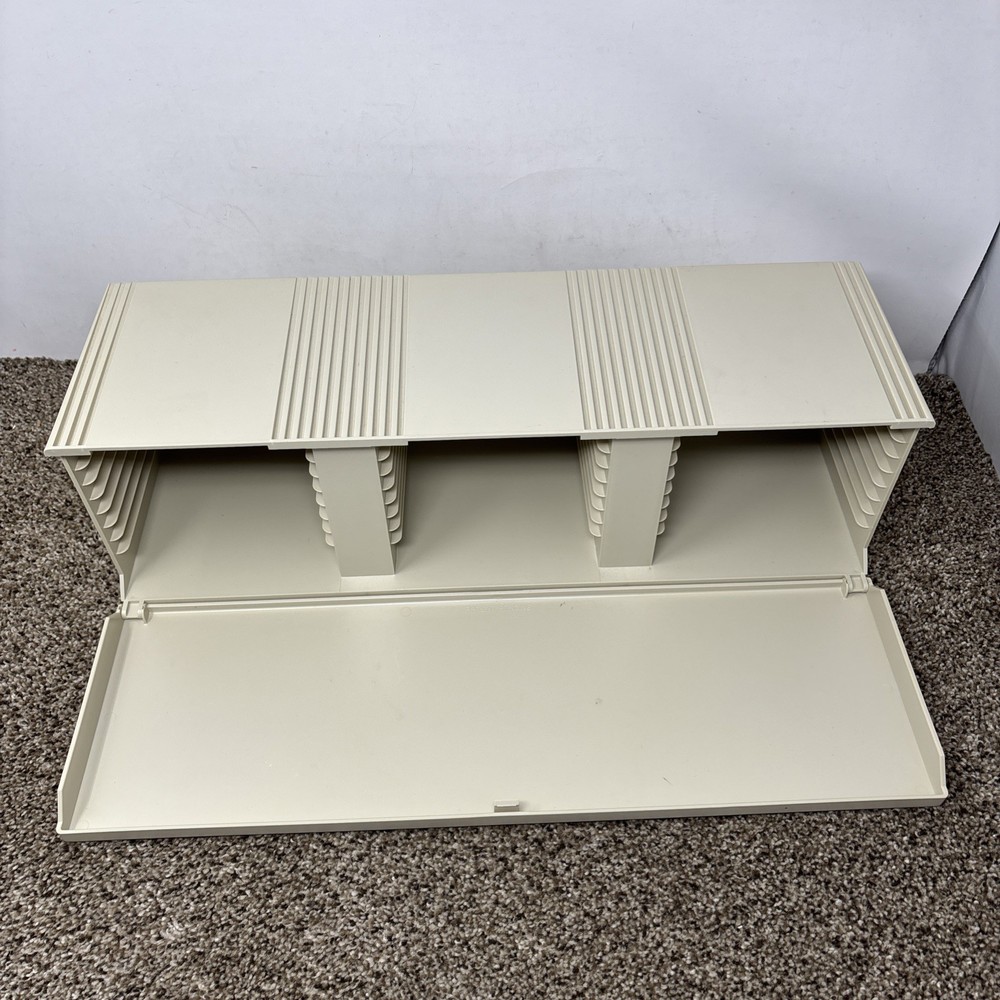 Case Logic 24 Count CD Plastic Storage Case Beige White Cd Holder