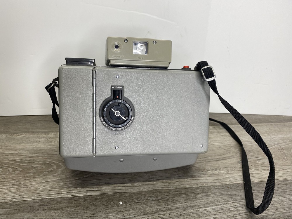 Pair of Polaroid Land Camera Countdown 70 With Case & Flash *Untested*