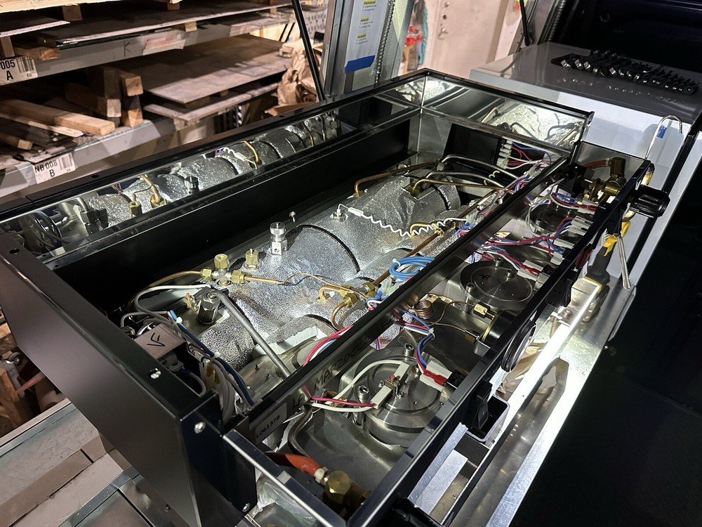 La Marzocco Linea 3 Group Semi-automatic Espresso Machine - LINEA3EE