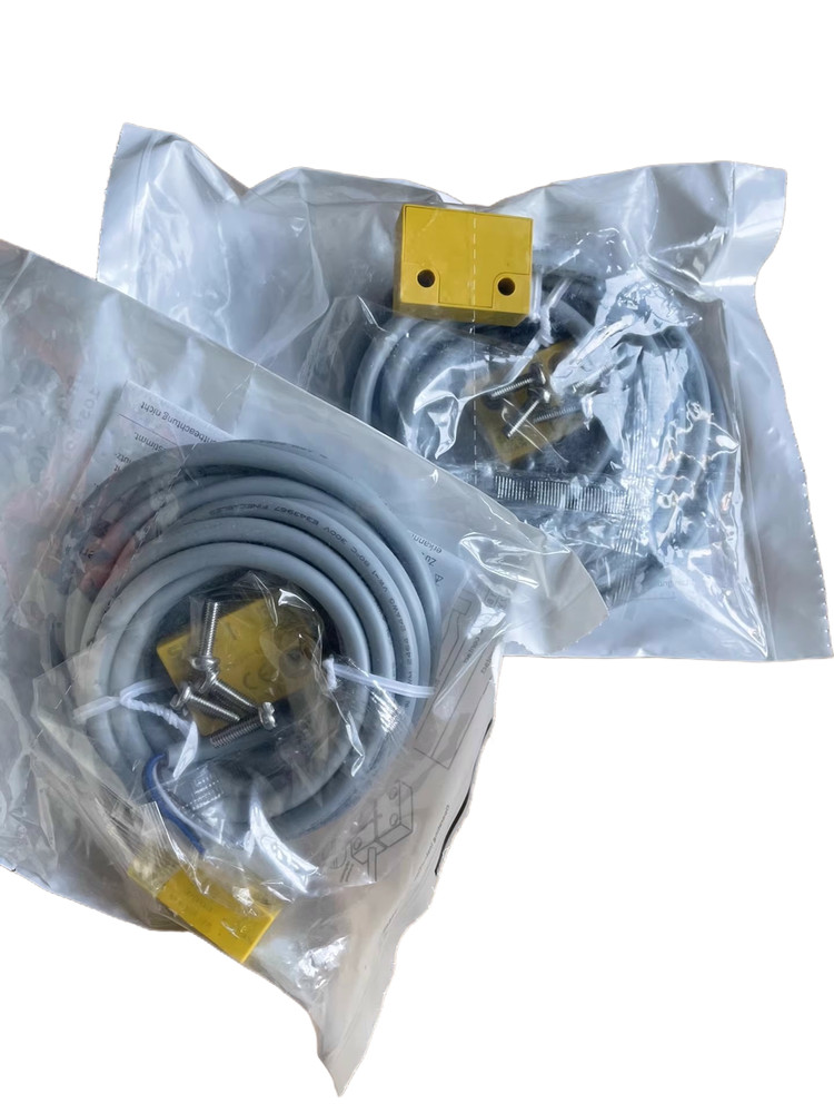 1pcs SICK RE13-SA03 1059504 Safety Switch