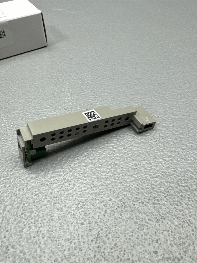 SCHNEIDER ELECTRIC 33983 SENSOR PLUG IN 2500A